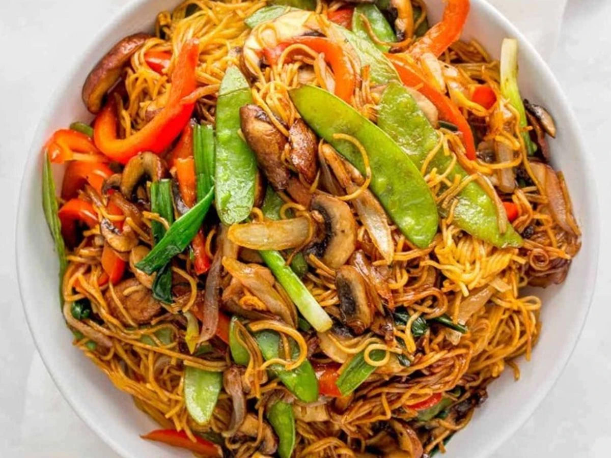 Veg fried noodles